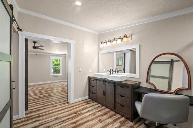 8431 Navajo Trail, Rogers, AR 72756