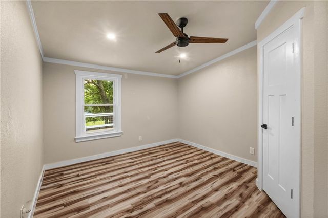 8431 Navajo Trail, Rogers, AR 72756