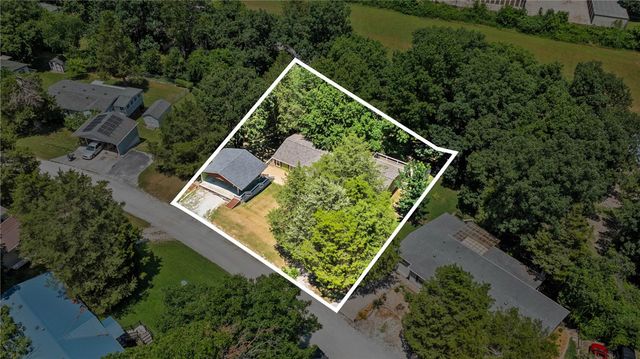 8431 Navajo Trail, Rogers, AR 72756