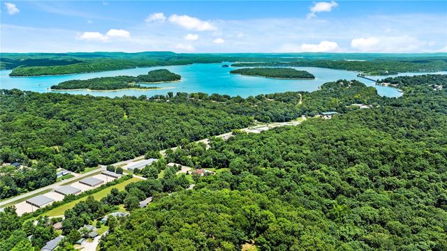 8431 Navajo Trail, Rogers, AR 72756