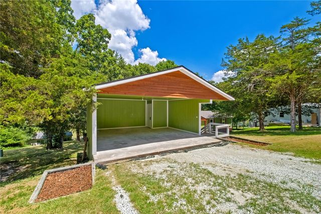 8431 Navajo Trail, Rogers, AR 72756