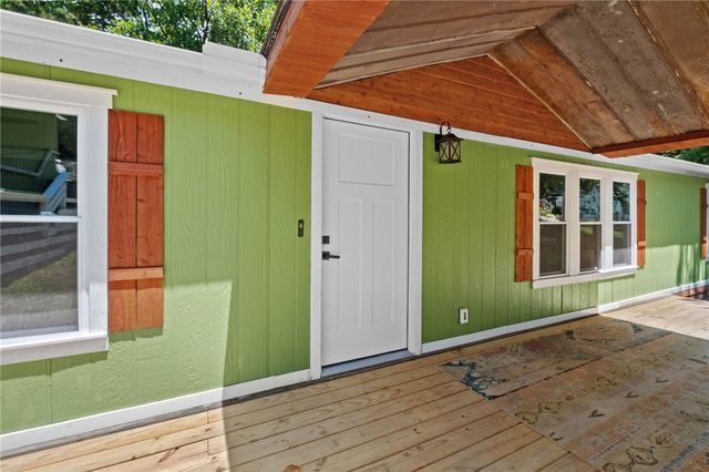 8431 Navajo Trail, Rogers, AR 72756