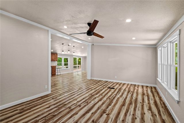 8431 Navajo Trail, Rogers, AR 72756