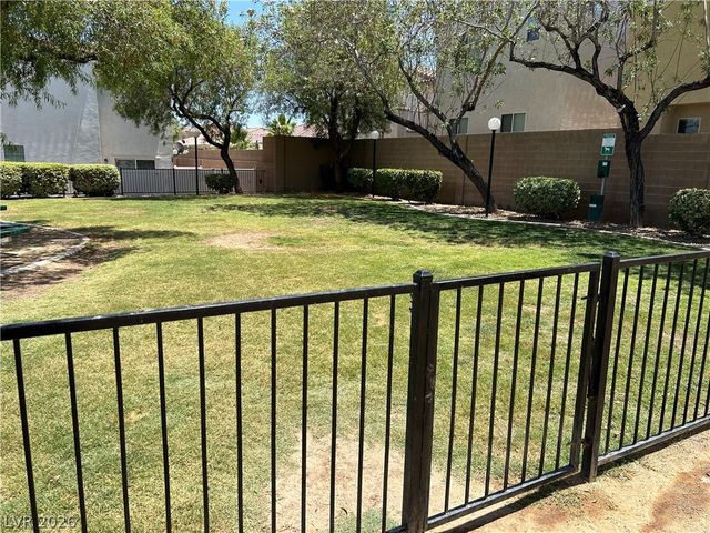 7683 Hampton Park Lane, Las Vegas, NV 89113