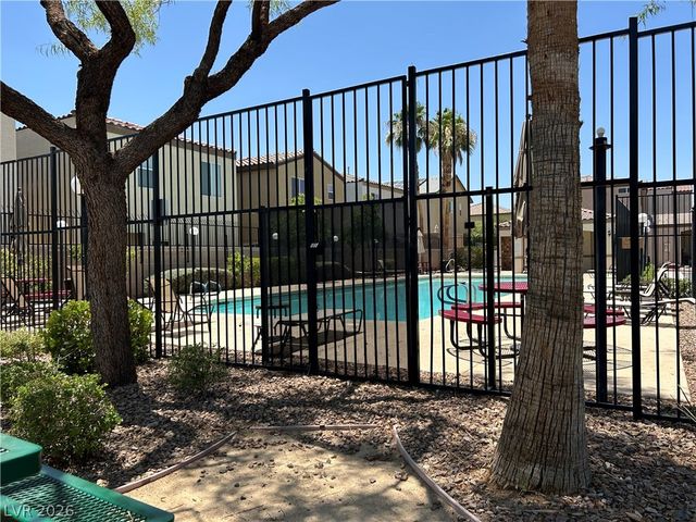 7683 Hampton Park Lane, Las Vegas, NV 89113