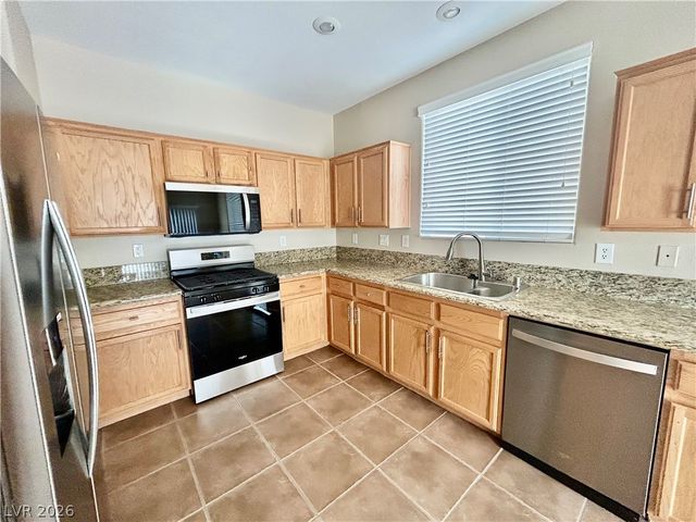 7683 Hampton Park Lane, Las Vegas, NV 89113