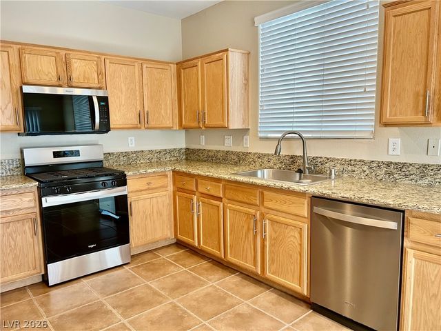 7683 Hampton Park Lane, Las Vegas, NV 89113