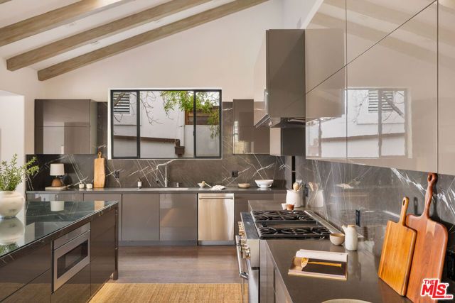 4130 Parva Avenue, Los Angeles, CA 90027