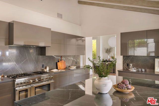 4130 Parva Avenue, Los Angeles, CA 90027