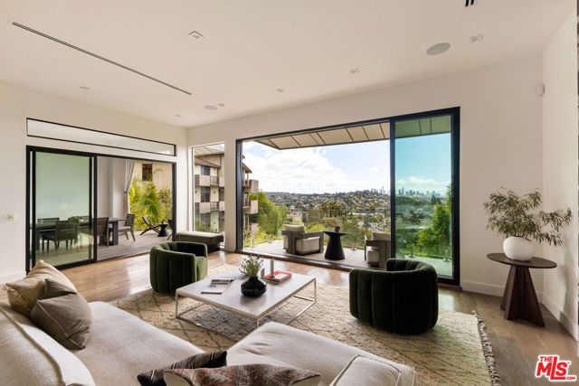 4130 Parva Avenue, Los Angeles, CA 90027