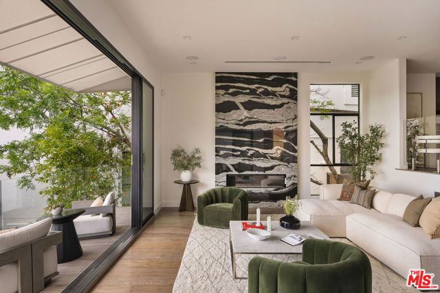 4130 Parva Avenue, Los Angeles, CA 90027