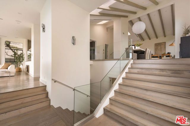 4130 Parva Avenue, Los Angeles, CA 90027