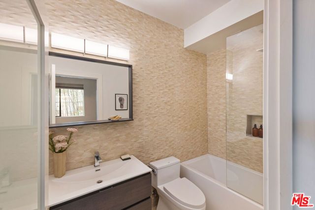4130 Parva Avenue, Los Angeles, CA 90027
