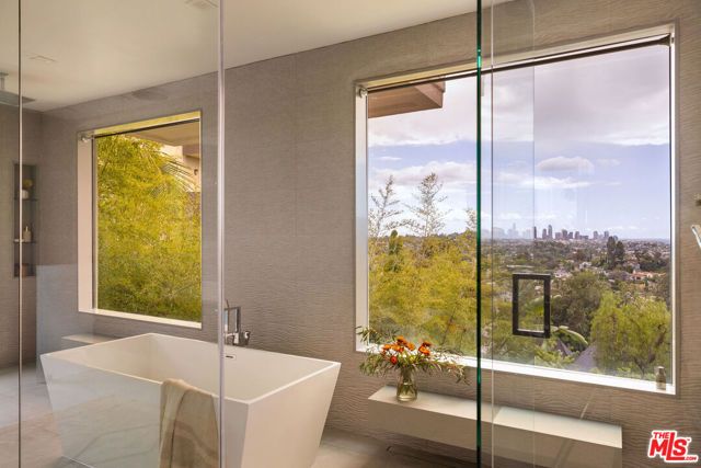 4130 Parva Avenue, Los Angeles, CA 90027