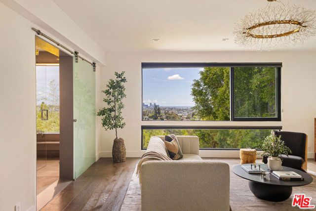 4130 Parva Avenue, Los Angeles, CA 90027