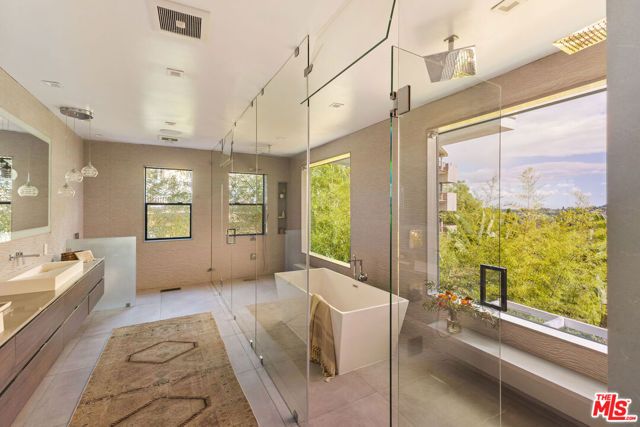 4130 Parva Avenue, Los Angeles, CA 90027