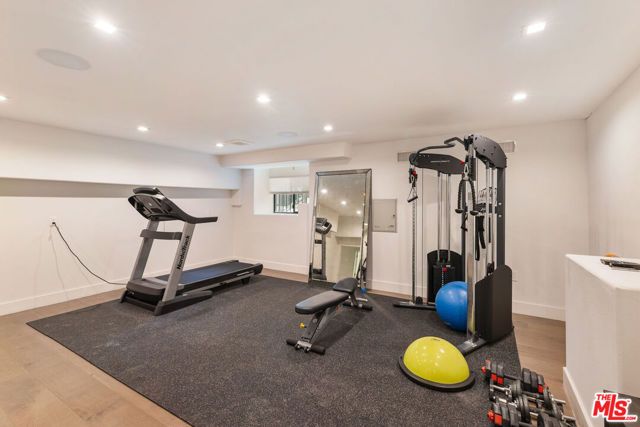 4130 Parva Avenue, Los Angeles, CA 90027