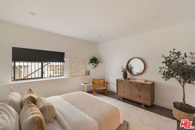 4130 Parva Avenue, Los Angeles, CA 90027