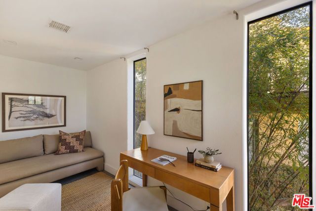 4130 Parva Avenue, Los Angeles, CA 90027
