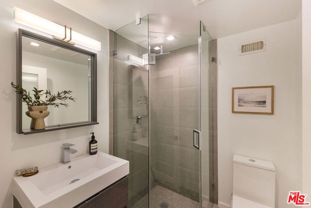 4130 Parva Avenue, Los Angeles, CA 90027