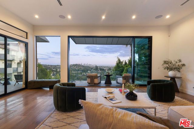 4130 Parva Avenue, Los Angeles, CA 90027