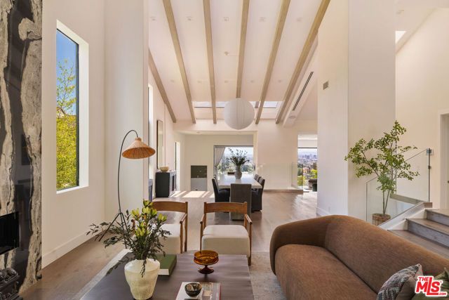4130 Parva Avenue, Los Angeles, CA 90027