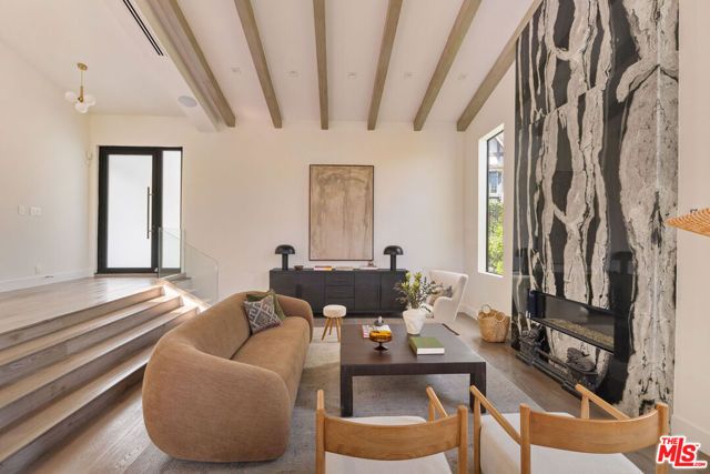 4130 Parva Avenue, Los Angeles, CA 90027
