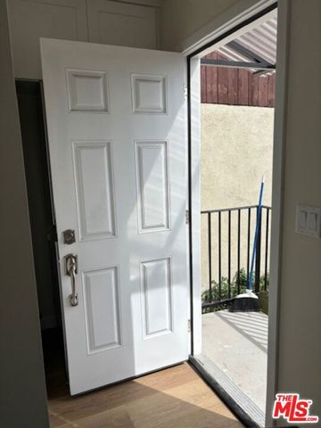 800 E 83rd Street, Los Angeles, CA 90001