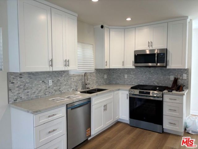 800 E 83rd Street, Los Angeles, CA 90001