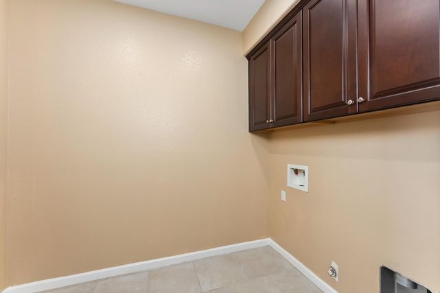 9583 Lomax Ct, Sacramento, CA 95829