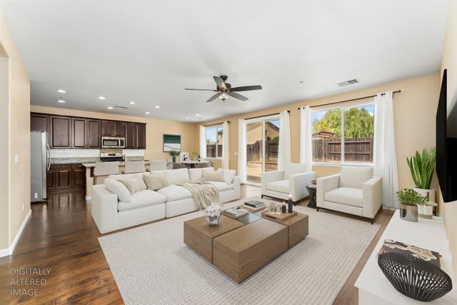 9583 Lomax Ct, Sacramento, CA 95829