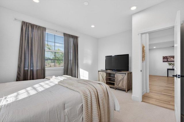 288 Luna Way, Hollister, CA 95023