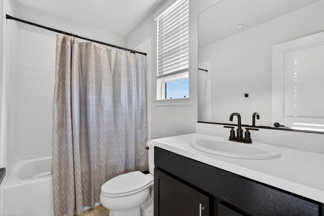 288 Luna Way, Hollister, CA 95023