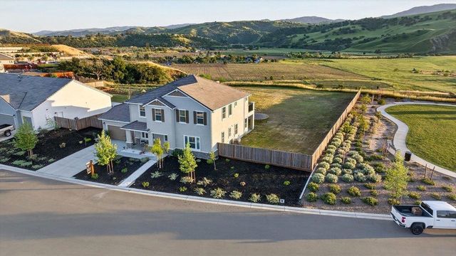 288 Luna Way, Hollister, CA 95023