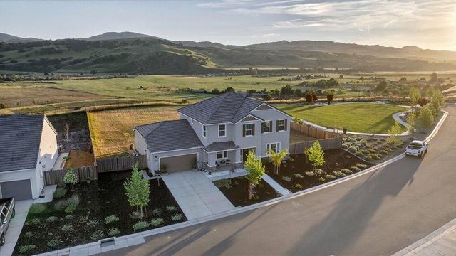 288 Luna Way, Hollister, CA 95023