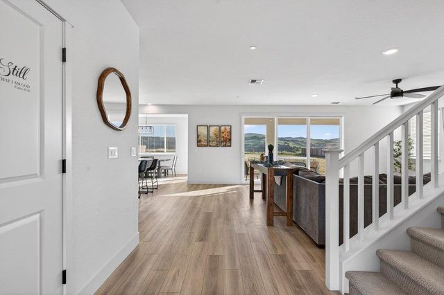 288 Luna Way, Hollister, CA 95023