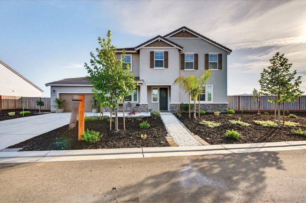 288 Luna Way, Hollister, CA 95023