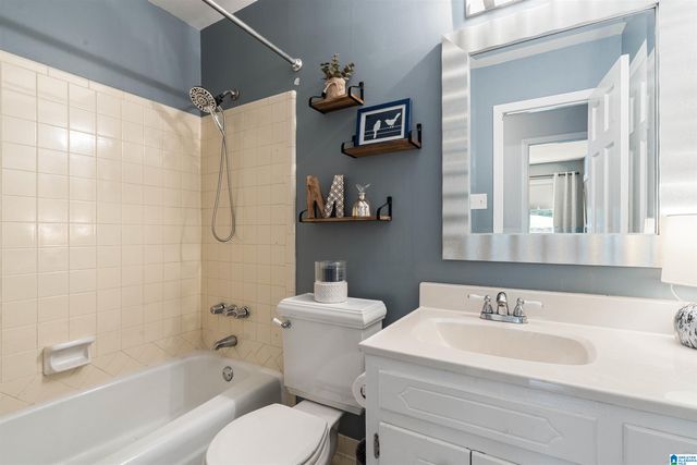 2357 MOUNTAIN OAKS LANE, Hoover, AL 35226