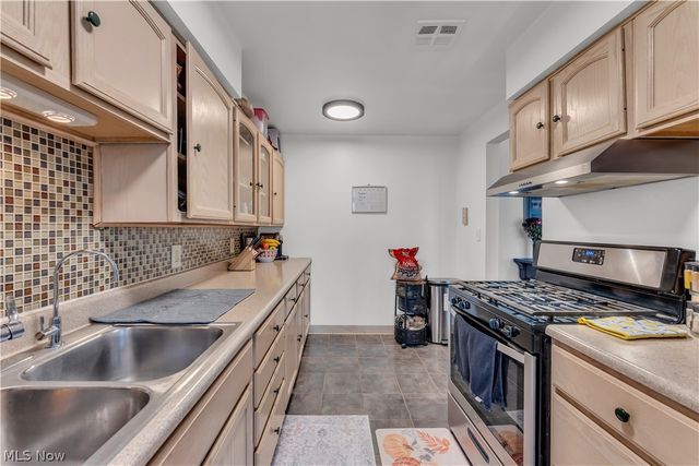 12900 Lake Avenue 320, Lakewood, OH 44107