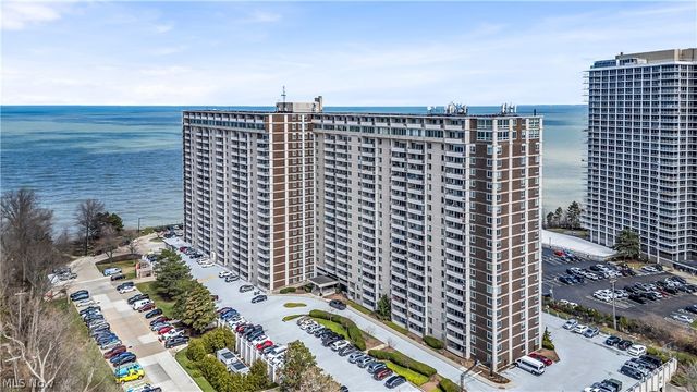 12900 Lake Avenue 320, Lakewood, OH 44107