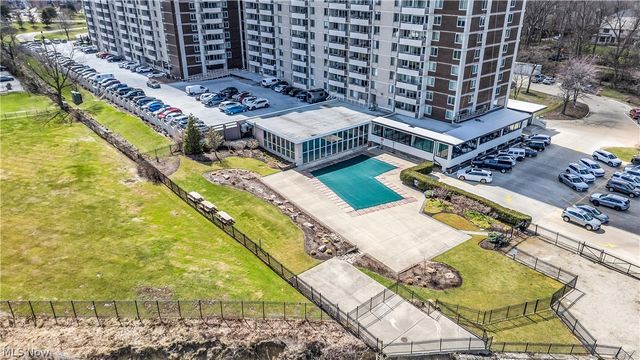 12900 Lake Avenue 320, Lakewood, OH 44107