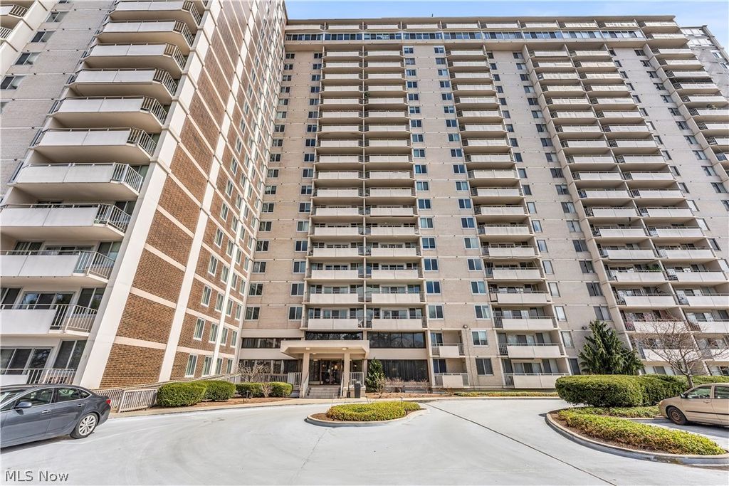 12900 Lake Avenue 320, Lakewood, OH 44107