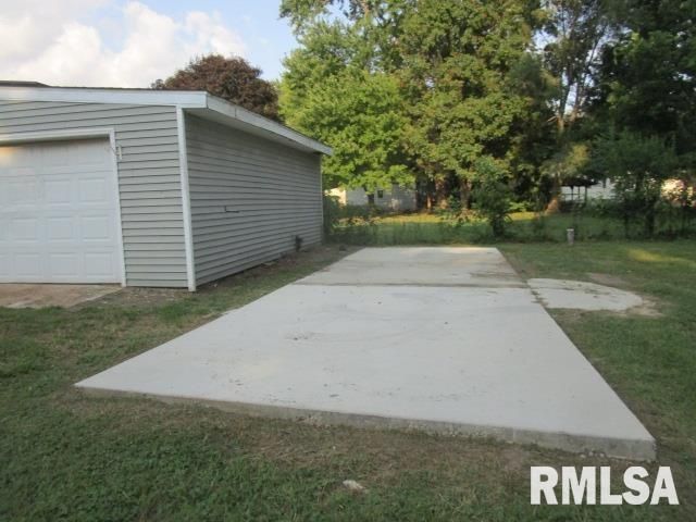 111 MOSCHEL Street, East Peoria, IL 61611