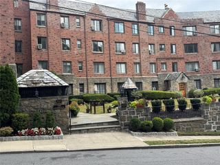 914 Wynnewood Road 1F, Pelham, NY 10803