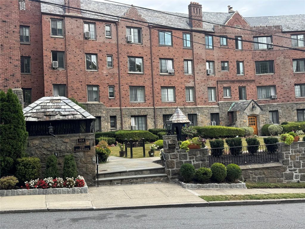 914 Wynnewood Road 1F, Pelham, NY 10803 — exterior