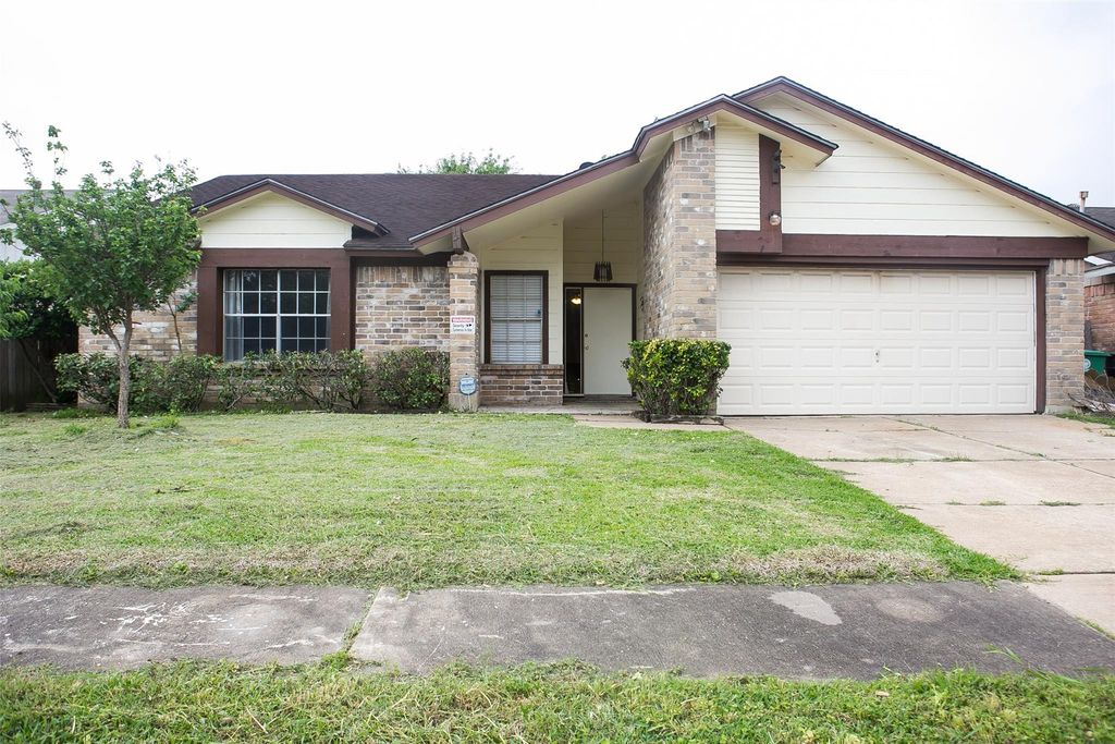 12051 Creekhurst Drive, Houston, TX 77099