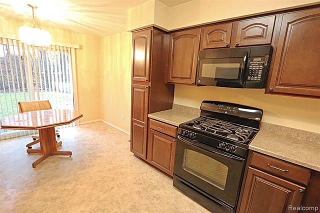 38993 Grennada Street, Livonia, MI 48154