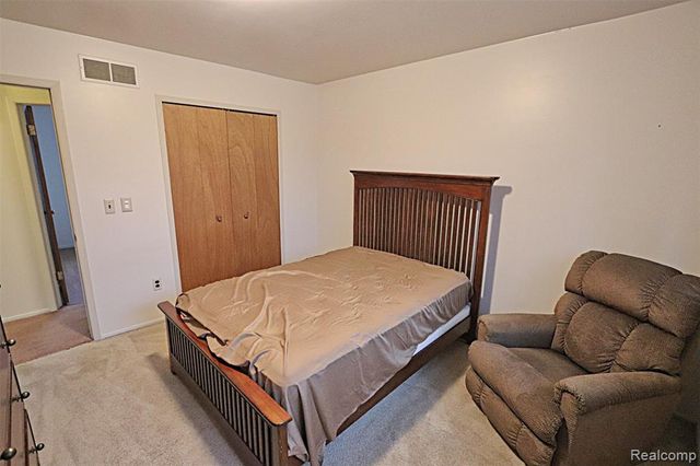 38993 Grennada Street, Livonia, MI 48154