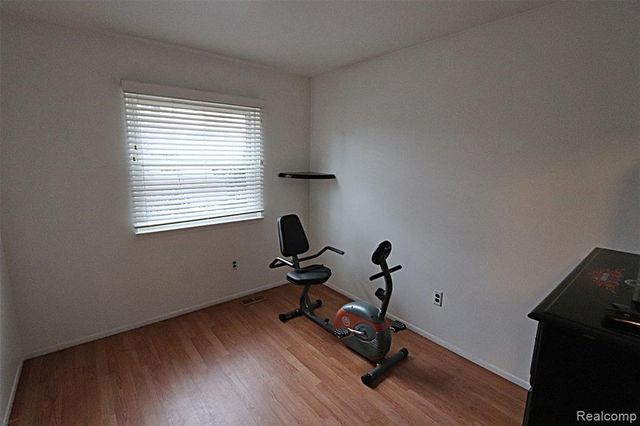 38993 Grennada Street, Livonia, MI 48154