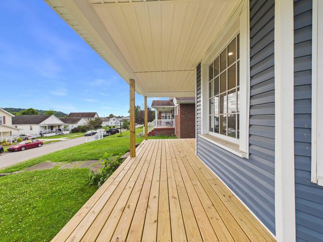 1722 Poplar Street, Kenova, WV 25530